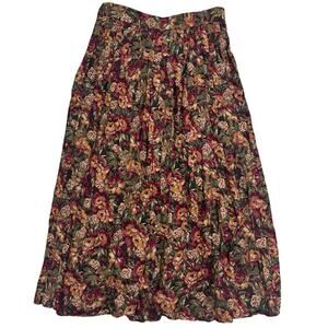 Pretty vintage floral skirt with red, yellow and green blooms 🌺 Size S